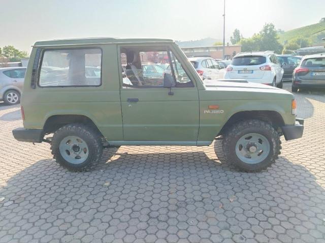 Mitsubishi Pajero Pajero 2.4 td Base Metal Top
