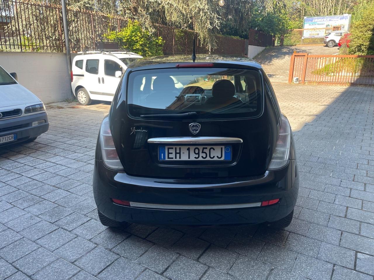 Lancia Ypsilon 1.2 69 CV Unyca