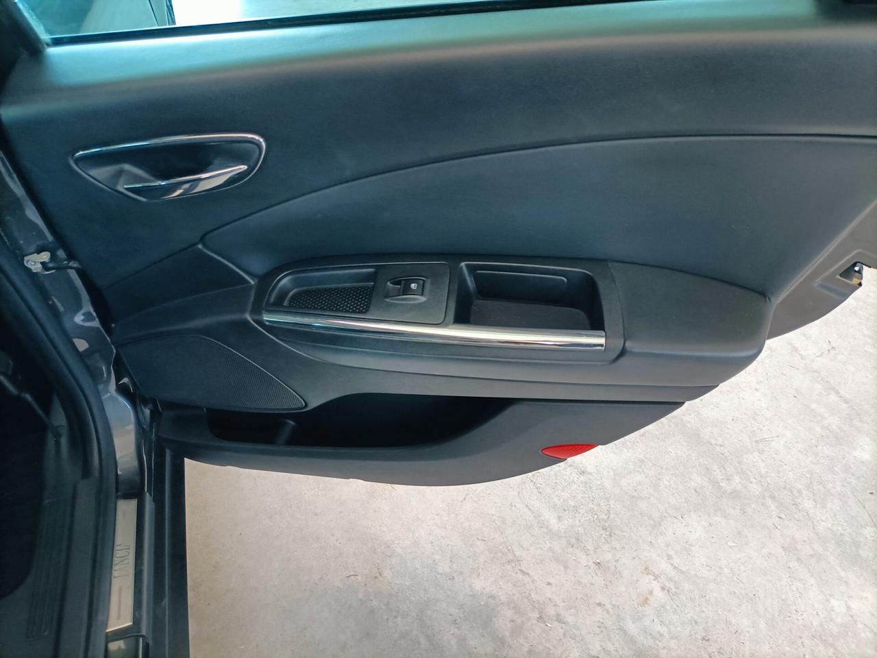 Lancia Delta 1.6 MJT CV 120 DPF Gold 06/2012