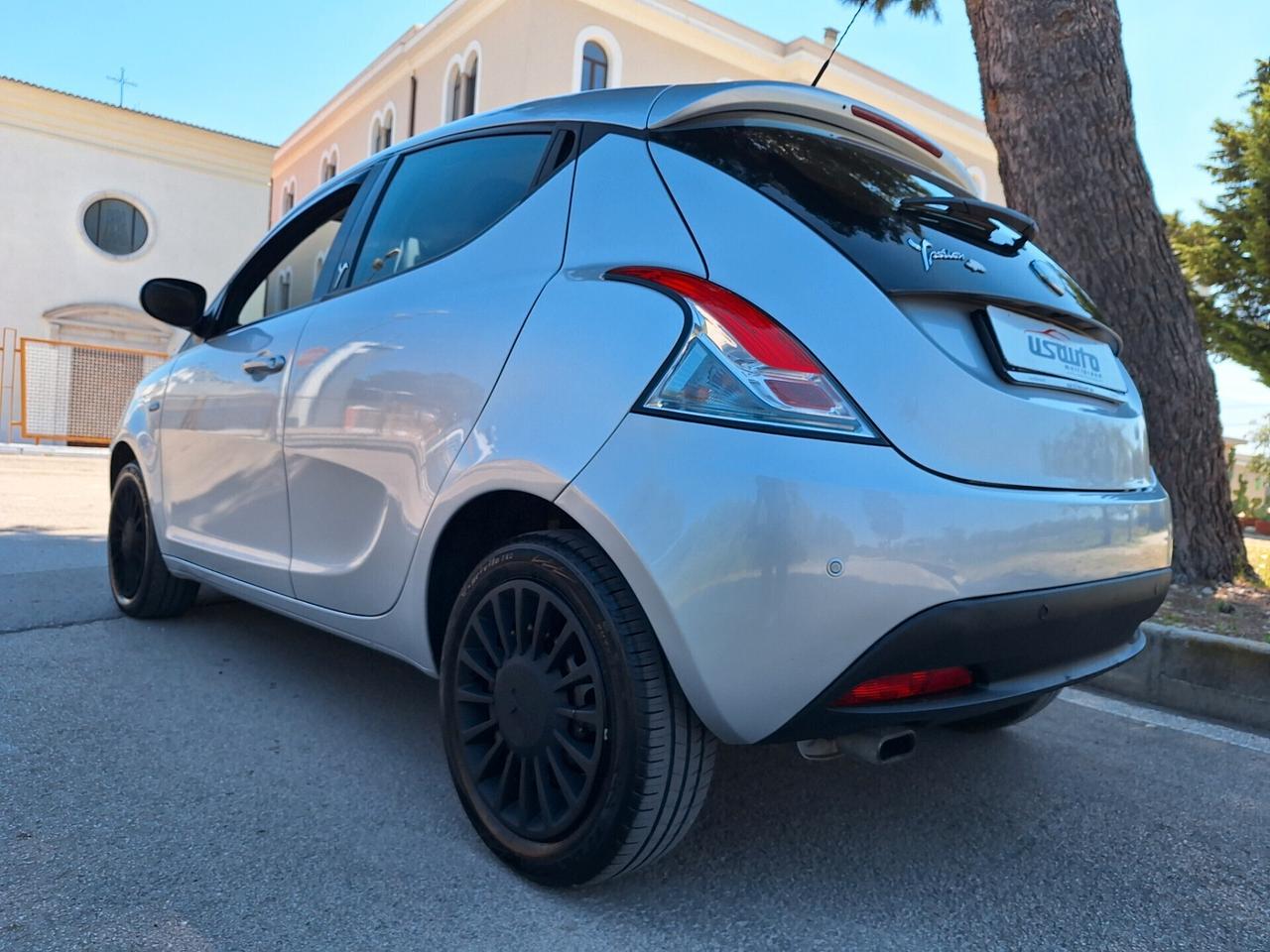 Lancia Ypsilon 1.2 69 CV 5 porte Elefantino 2015