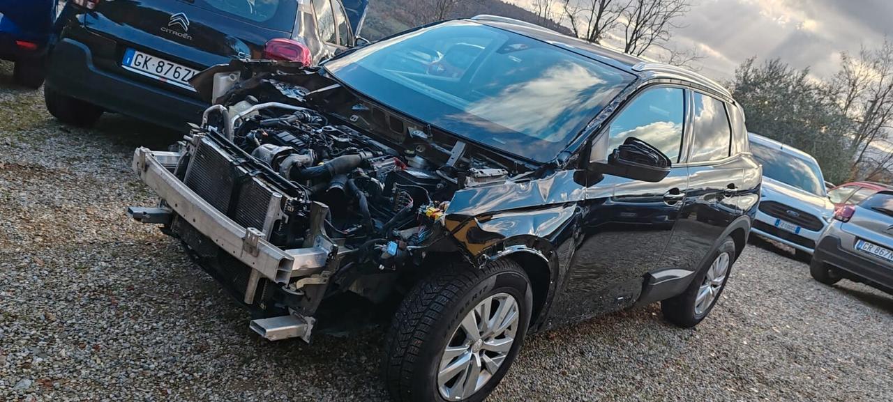 Peugeot 3008 BlueHDi incidentata/sinistrata