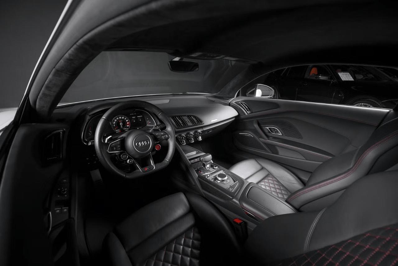 Audi R8 Performance V10 620hp Quattro