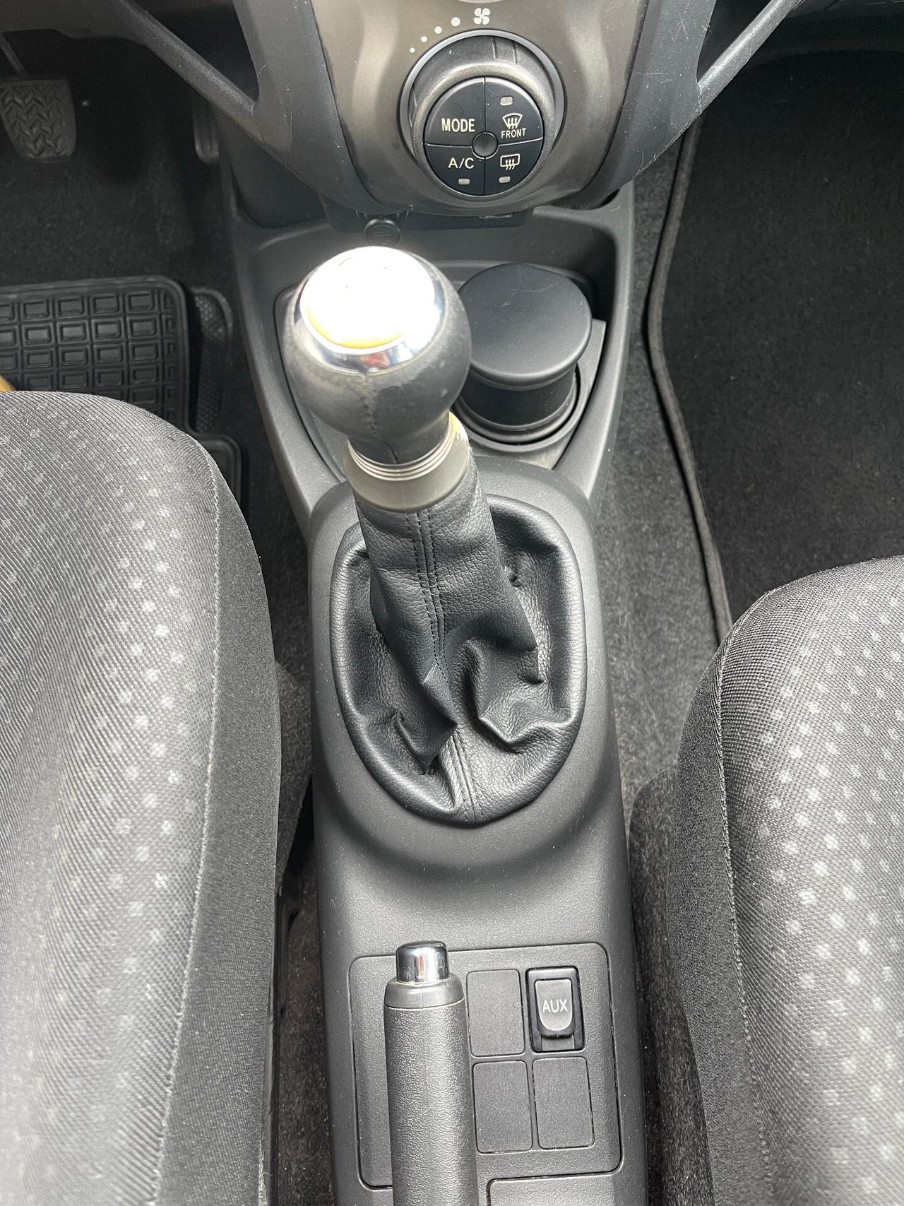 Toyota Yaris 1.0 5 porte