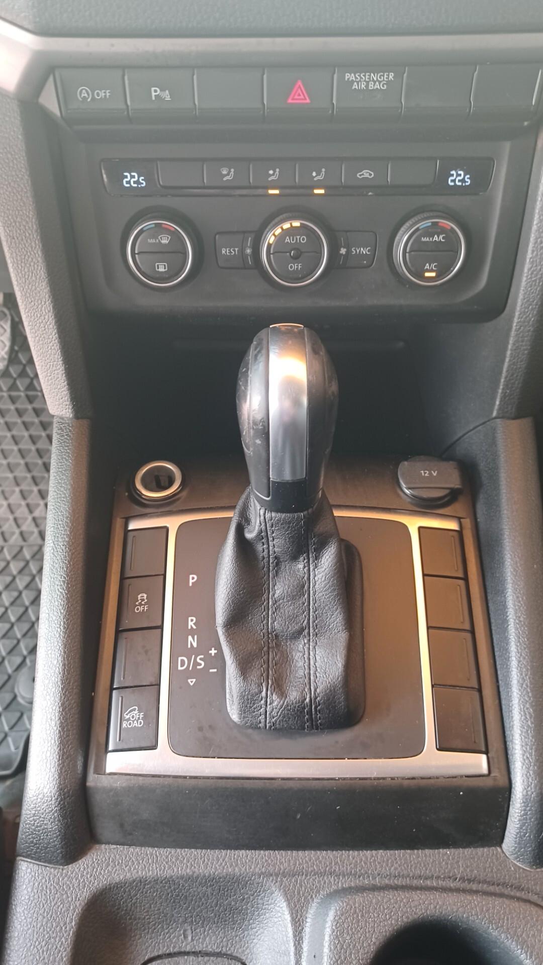 Volkswagen Amarok 3.0 V6 TDI 4MOTION BMT permanente aut. DC Comfortline
