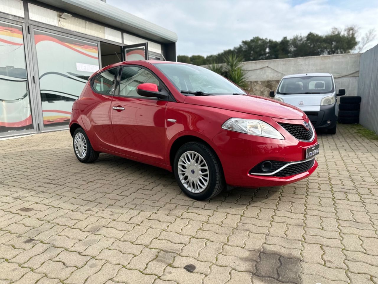 Lancia Ypsilon 1.2 69 CV 5 porte Silver