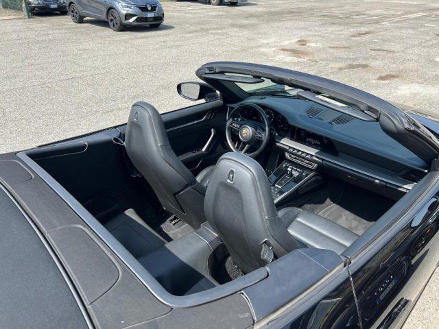 PORSCHE 911 992 Carrera 4 Cabriolet