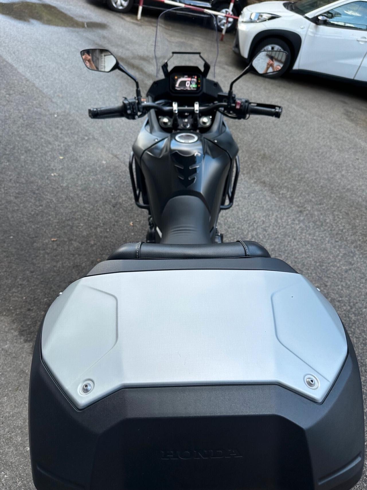 Honda Transalp 750 03/24 KM.15325 UNIPRO. ACCESSORIATA