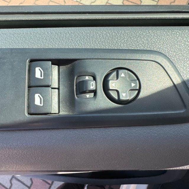 PEUGEOT Expert TRAVELLER 1.5 BlueHDi 120 S&S PC-TN COMBI COMPACT