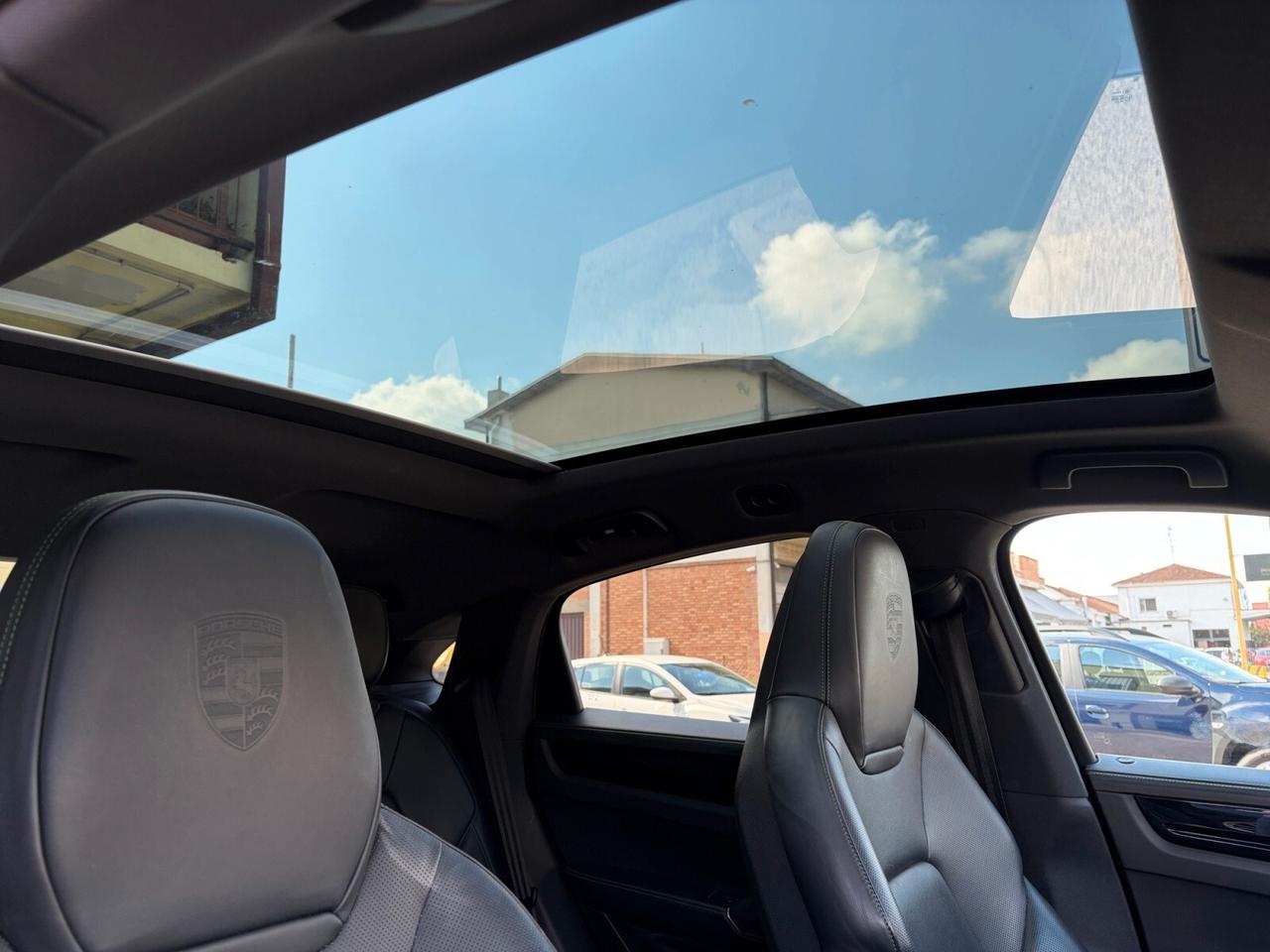 Porsche Cayenne 3.0 V6 E-Hybrid full optional
