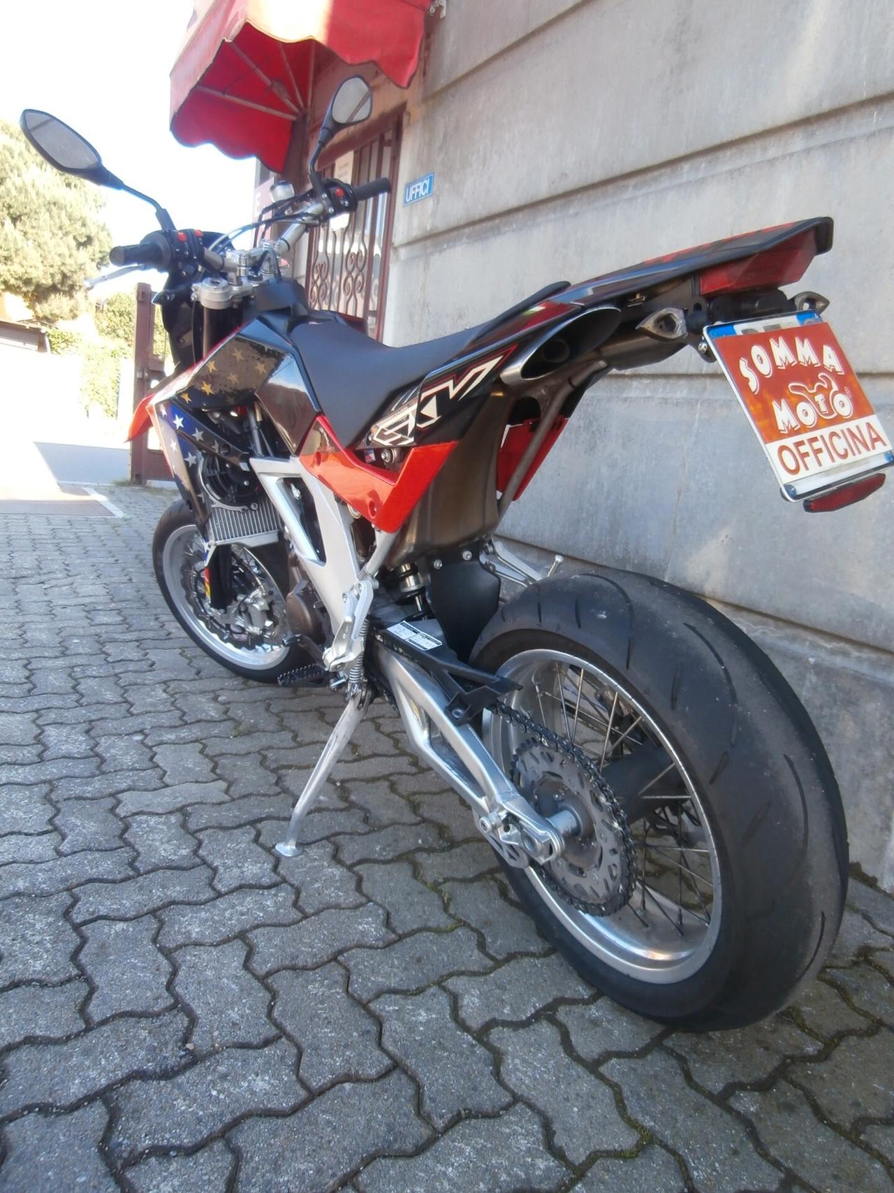 Aprilia SXV 450 (2007 - 14) passaggio incluso.