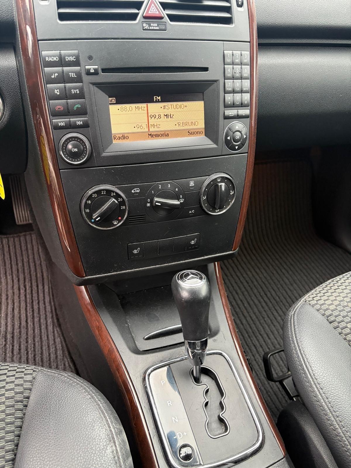 Mercedes-benz A 150 BlueEFFICIENCY Avantgarde