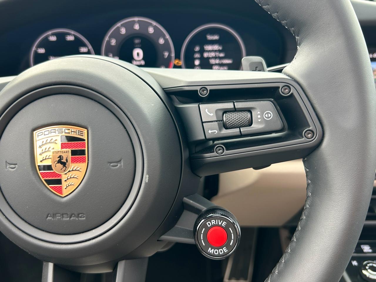 Porsche 992.2 911 Coupe 3.6 Carrera GTS 541 CV auto KM 0