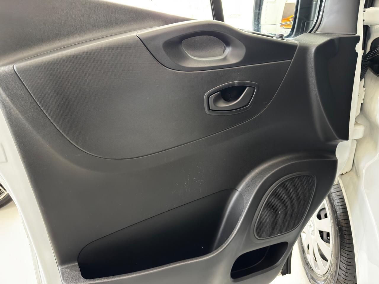 Renault Trafic T27 2.0 dCi 120CV PC-TN Zen N1