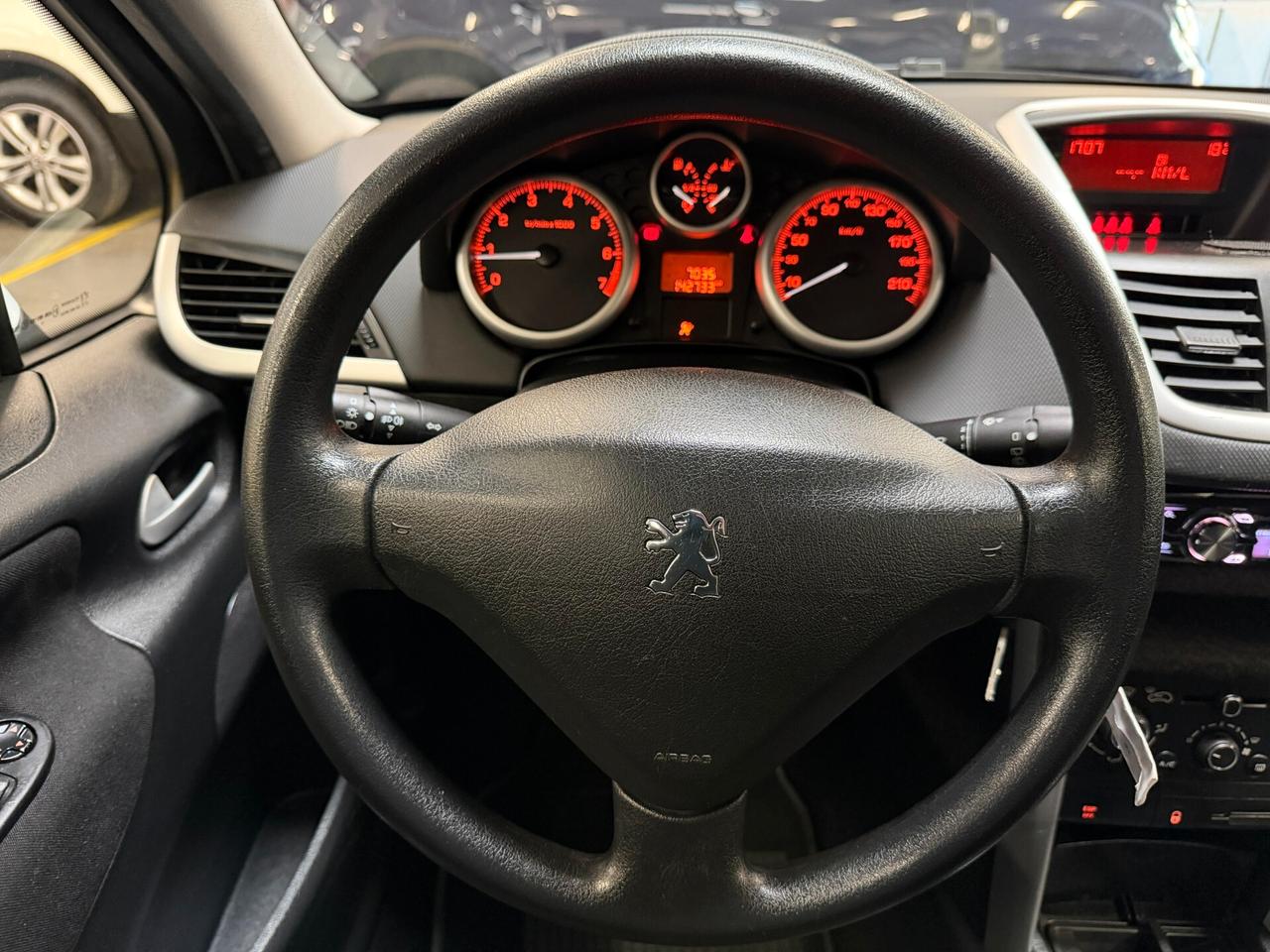 Peugeot 207 1.4 8V 75CV 5p. Active