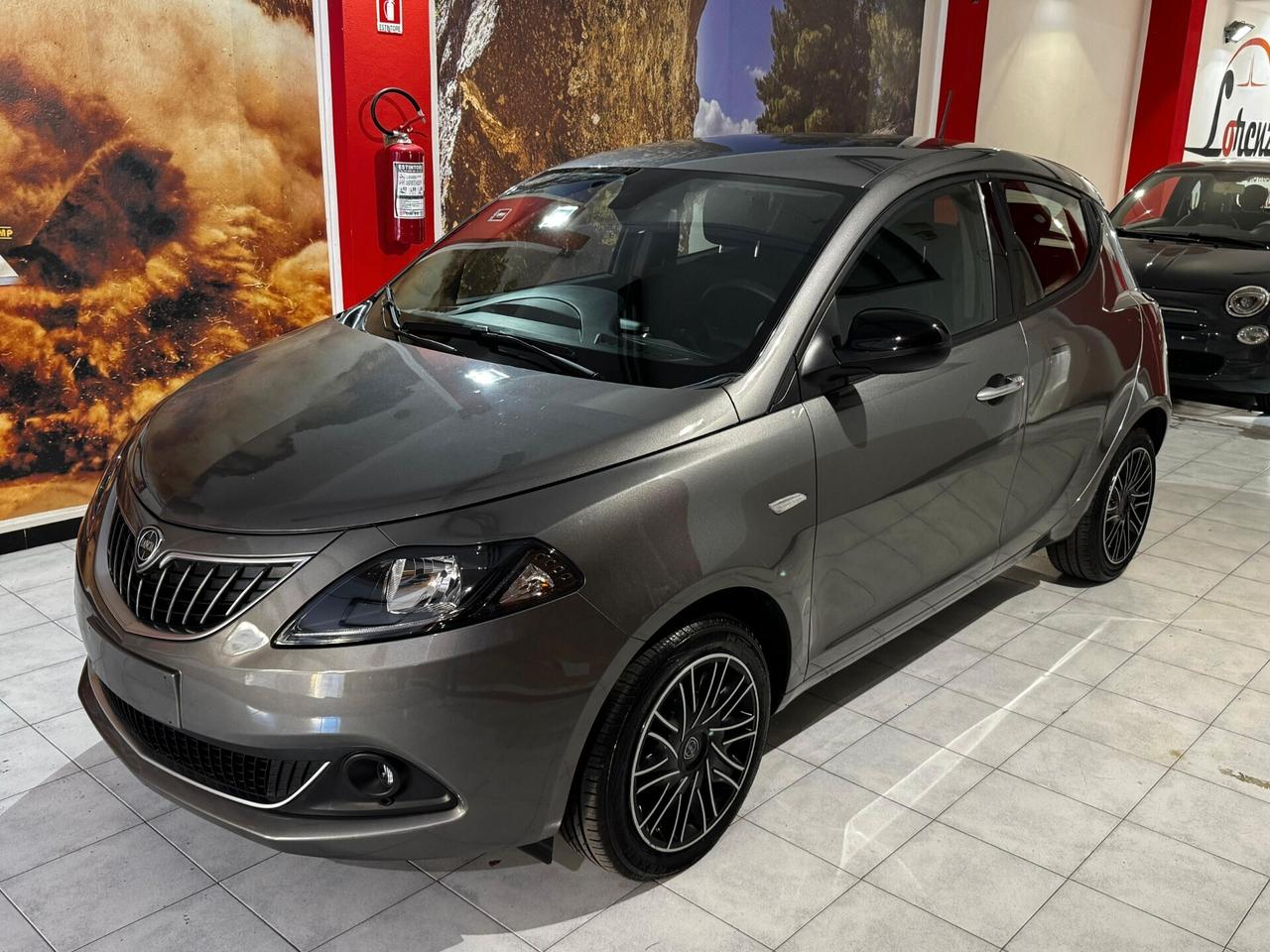 Lancia Ypsilon 1.0 FireFly 5 porte S&S Hybryd Gold