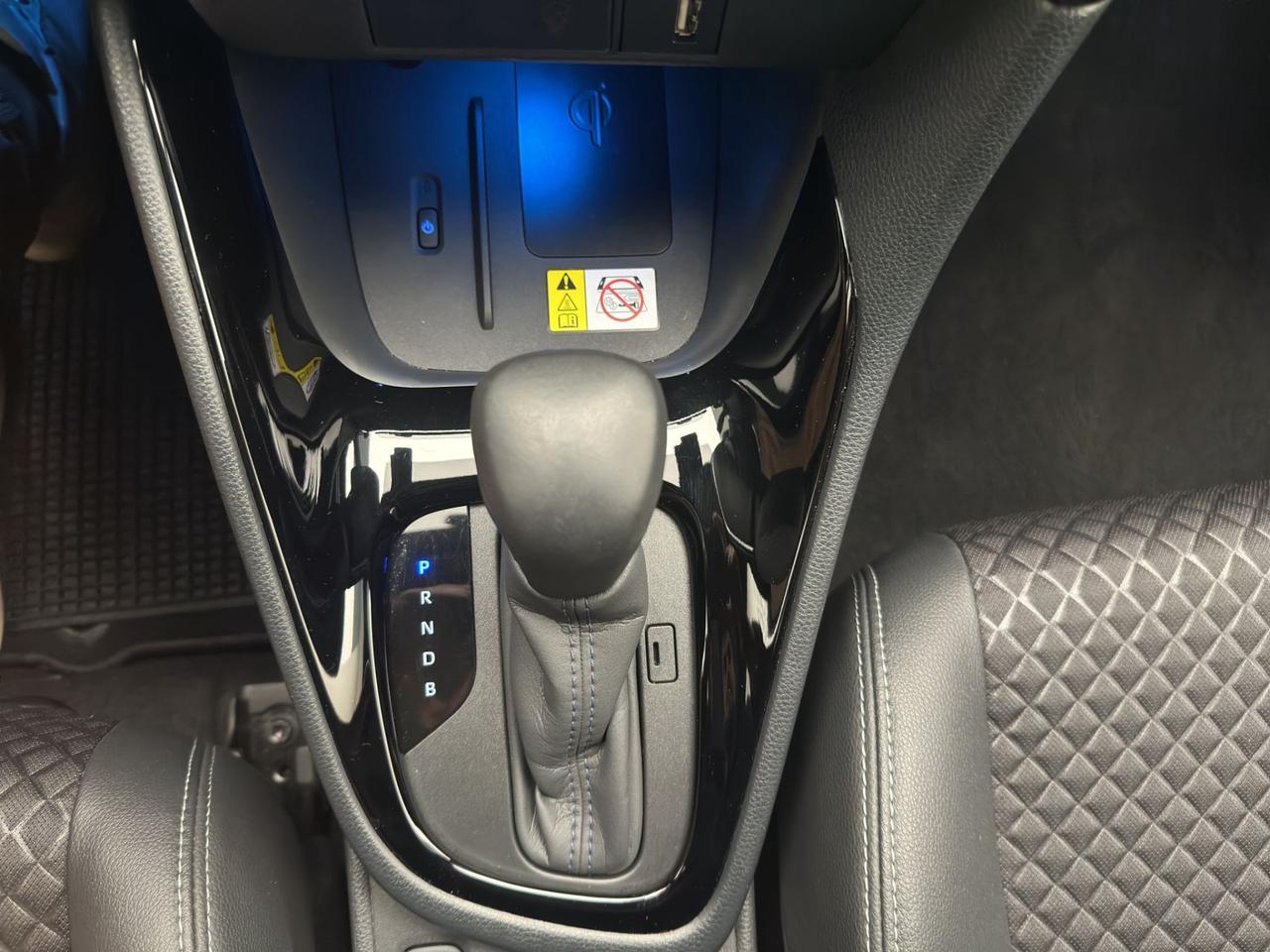 Toyota Yaris 1.5h Lounge