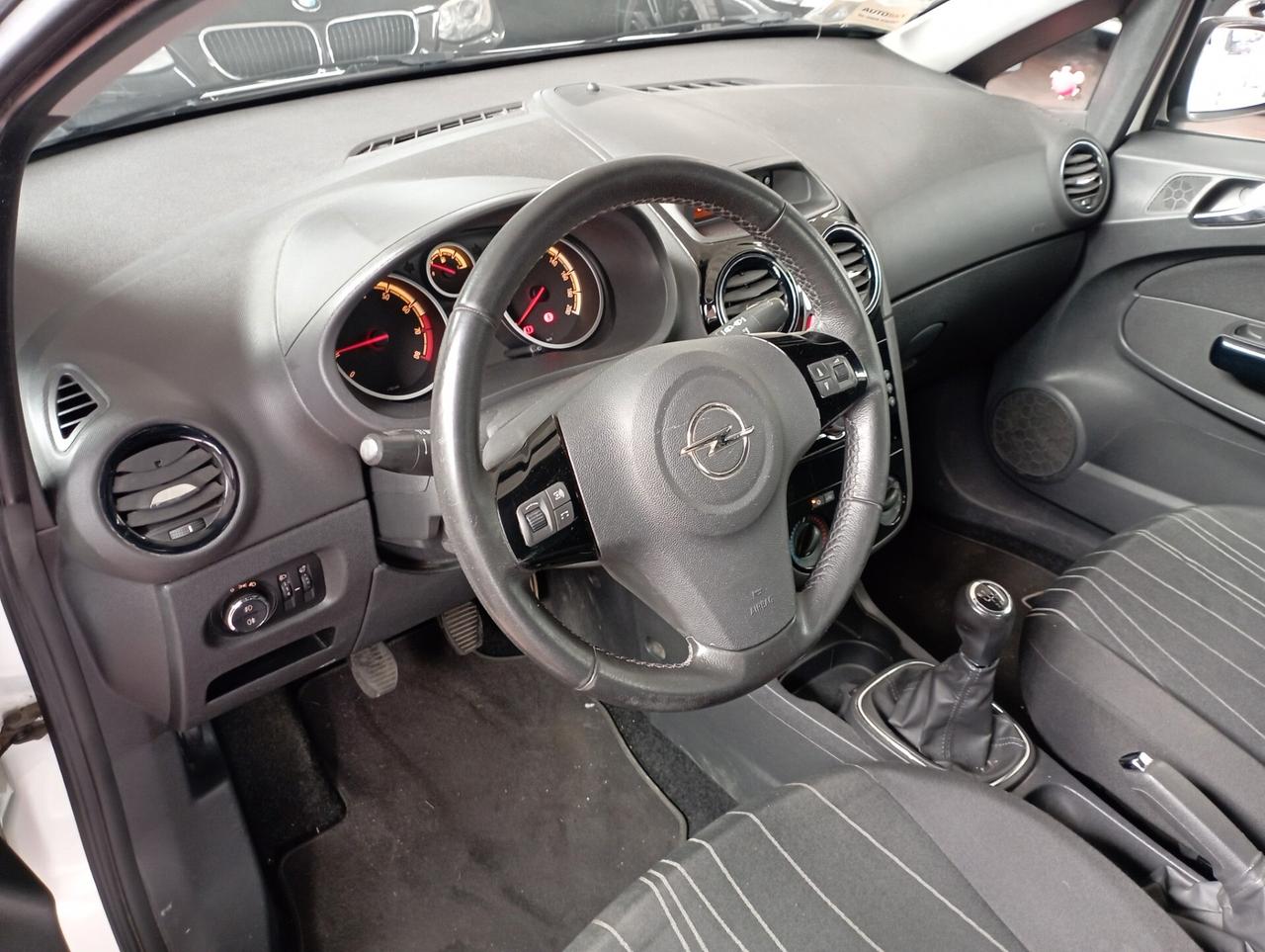 Opel Corsa 1.2 3 porte Club