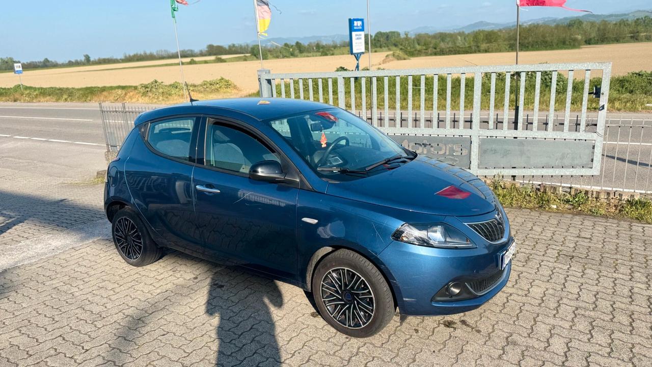 Lancia Ypsilon 1.0 HYBRID 2022