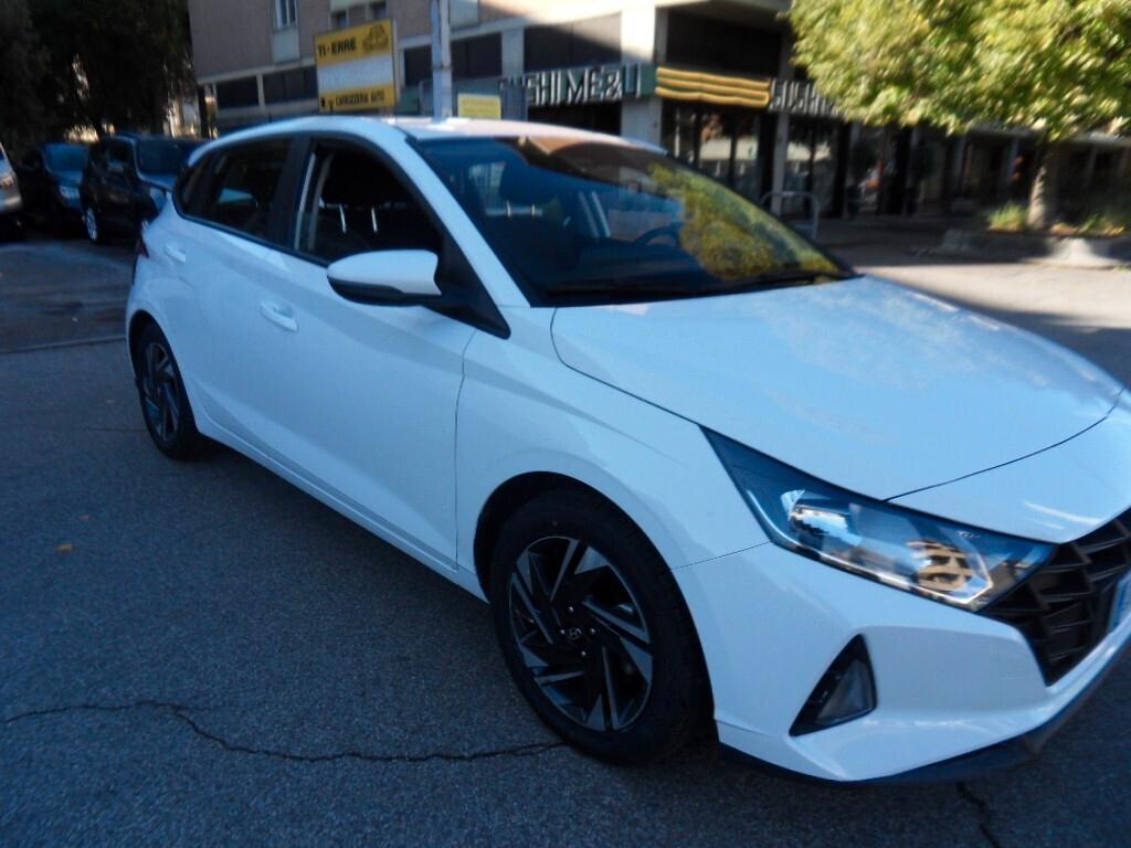 Hyundai i20 1.2 MPI MT Connectline