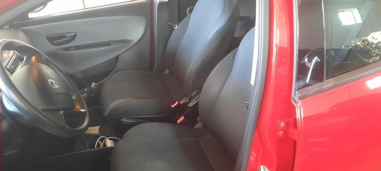 Lancia Ypsilon cc12 benzina anno 2015