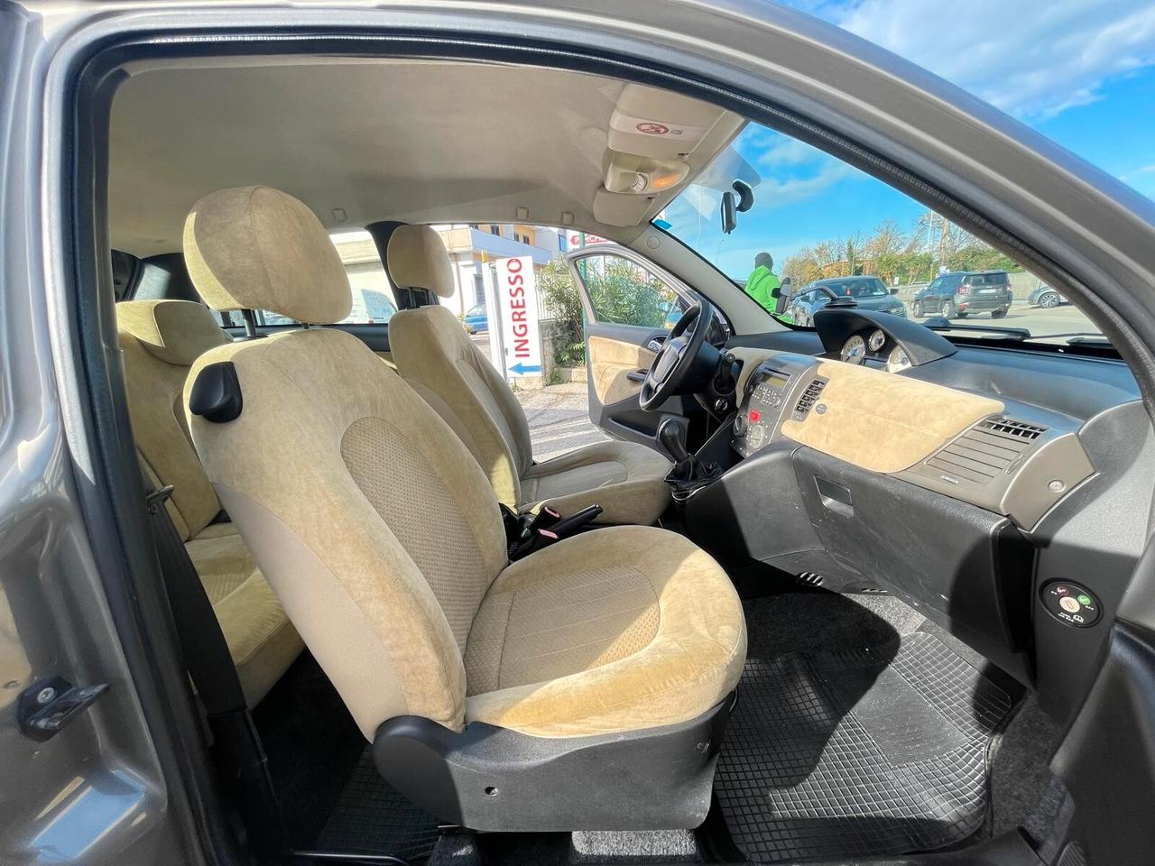 Lancia Ypsilon 1.3 Multijet 16V Platino