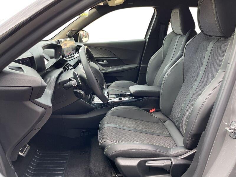 Peugeot 2008 II 2023 1.2 hybrid GT 145cv e-dcs6