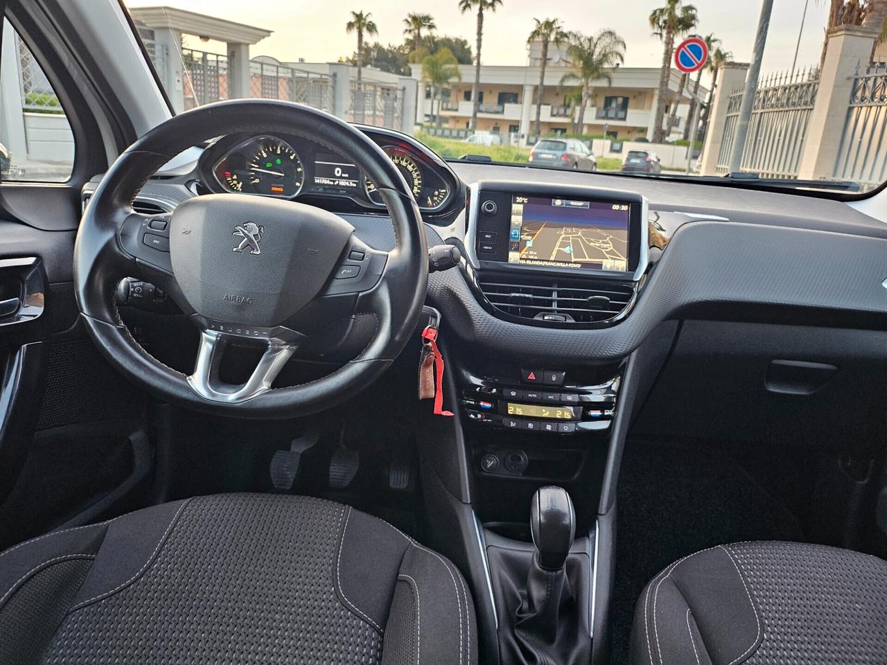 Peugeot 208 1.6 BlueHDi 100 CV Allure