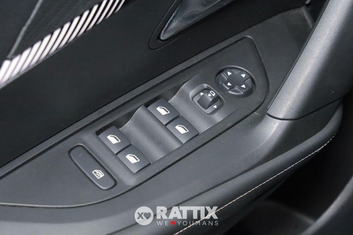 Peugeot 2008 1.2 Puretech 100CV Allure