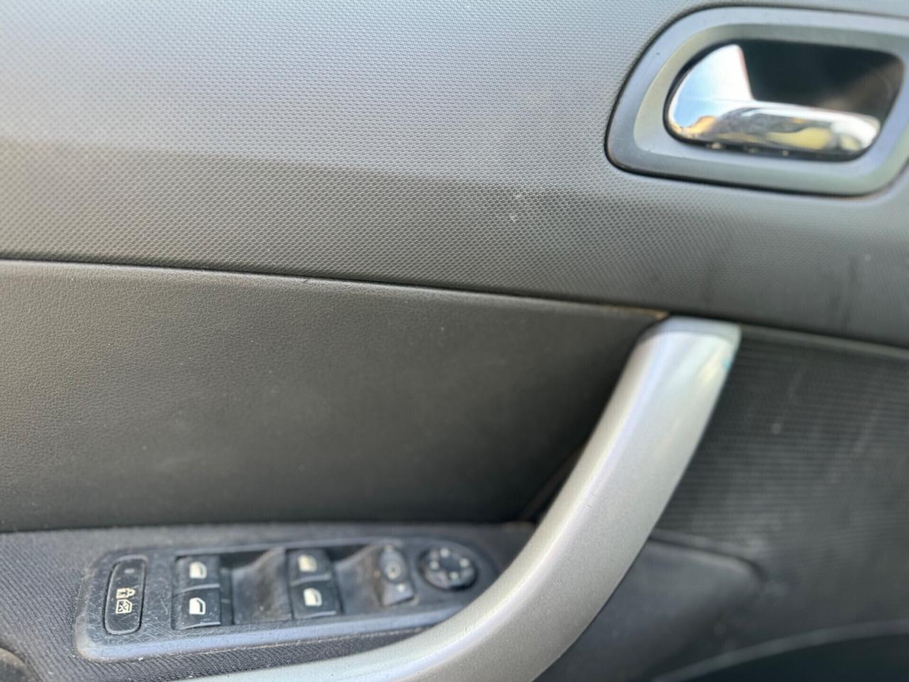 Peugeot 308 1.6 8V HDi 112CV cambio robototizzato 5p. Premium