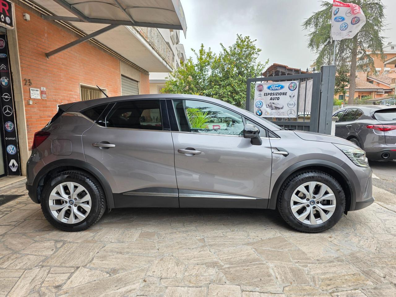 Renault Captur E-TECH INITIALE