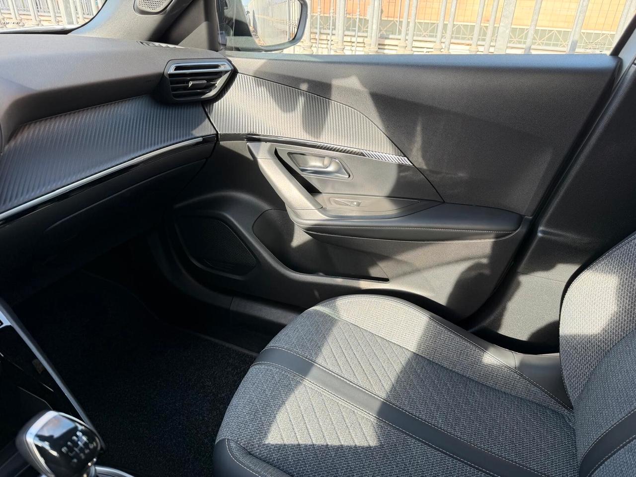 Peugeot 2008 PureTech 100 S&S Allure