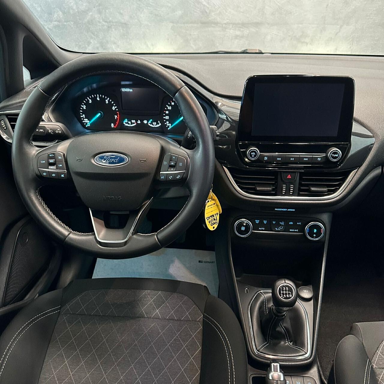 Ford Fiesta 1.0 Ecoboost Hybrid RADAR+CRUISE+NAVI+FARI LED