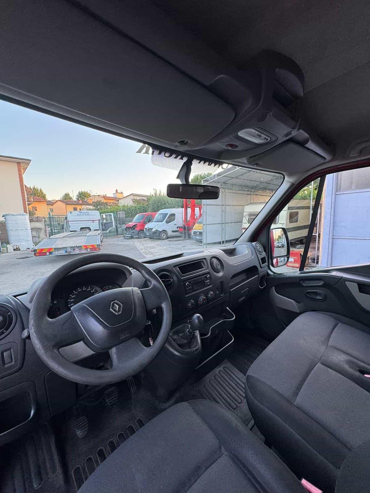 O394 FURGONE RENAULT MASTER 2017