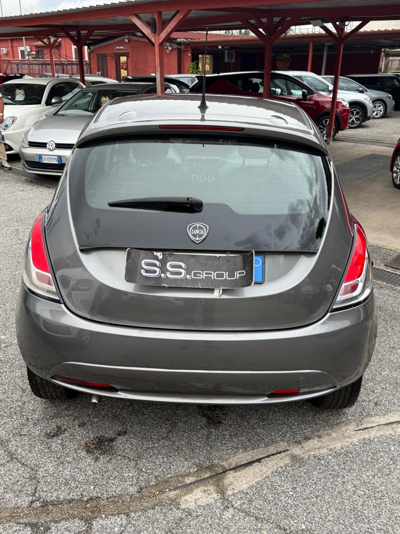 Ypsilon 1.2 69 CV 5 porte/rate/permute/garanzia