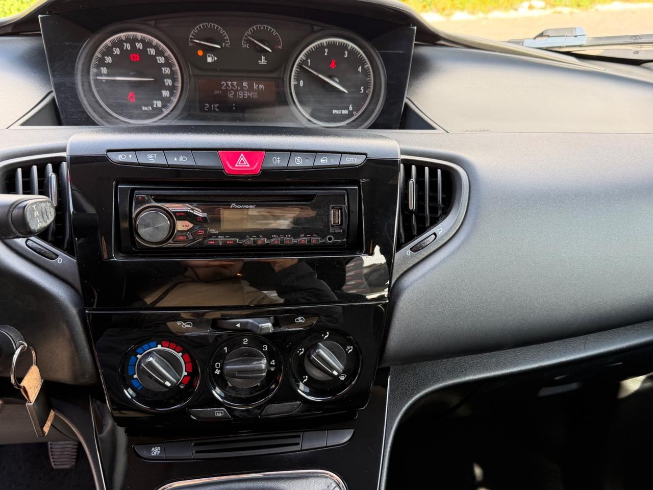 Lancia Ypsilon 1.3 MJT 16V 95 CV 5 porte Euro 6