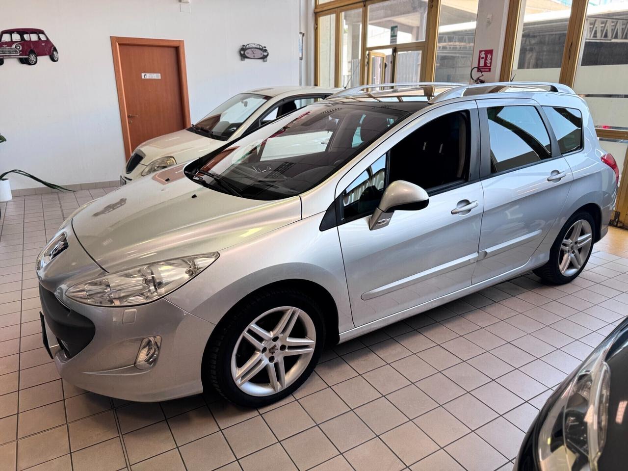 Peugeot 308 1.6 HDi 110CV SW Ciel Féline
