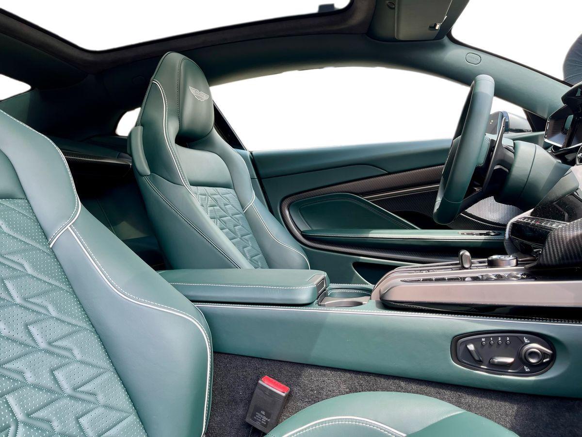 ASTON MARTIN VANQUISH