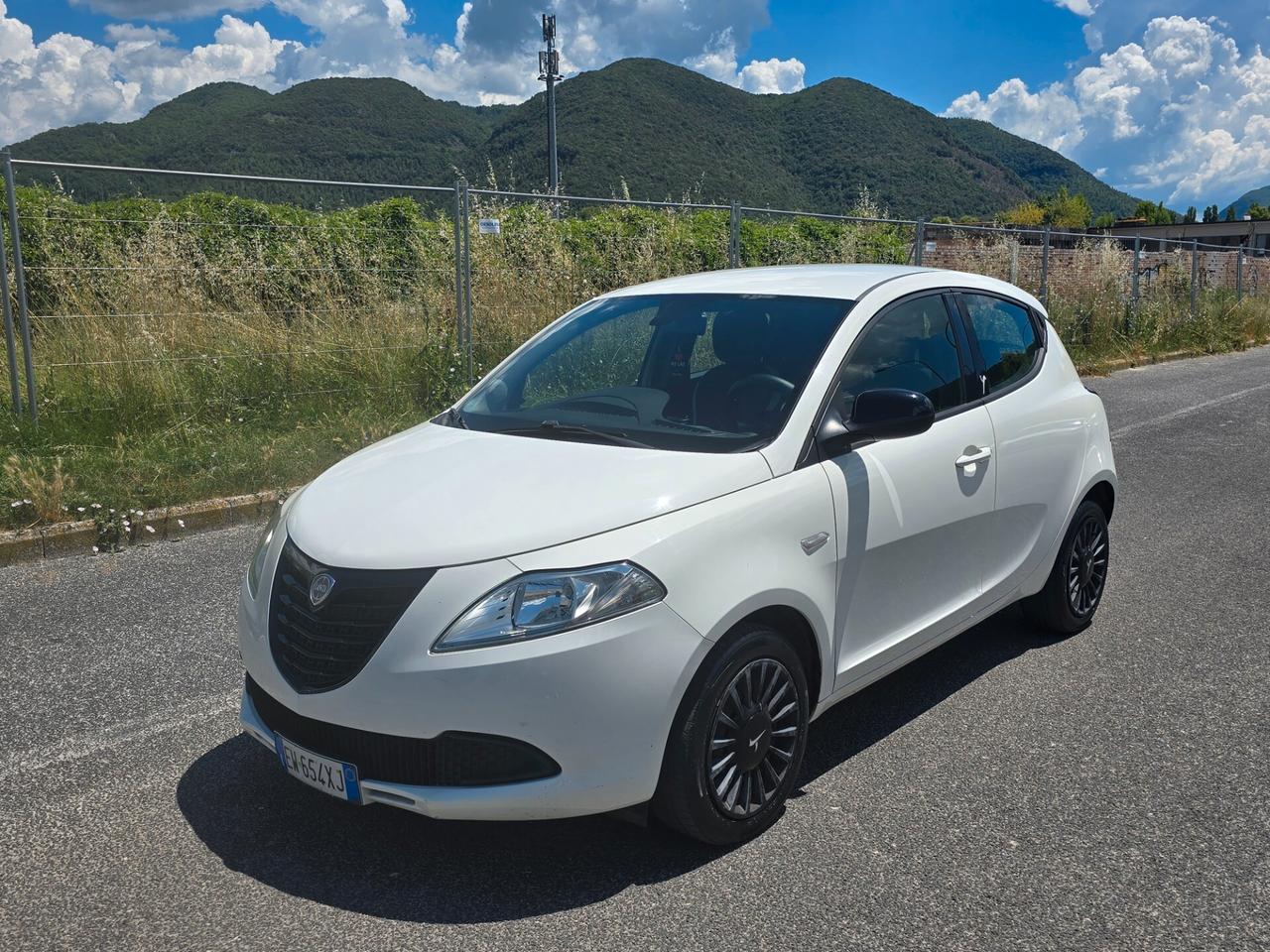 Lancia Ypsilon 1.2 69 CV 5 porte GPL Ecochic Platinum