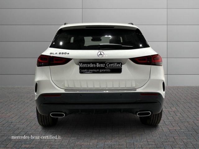 MERCEDES-BENZ GLA 250 e Plug-in hybrid Automatic Premium