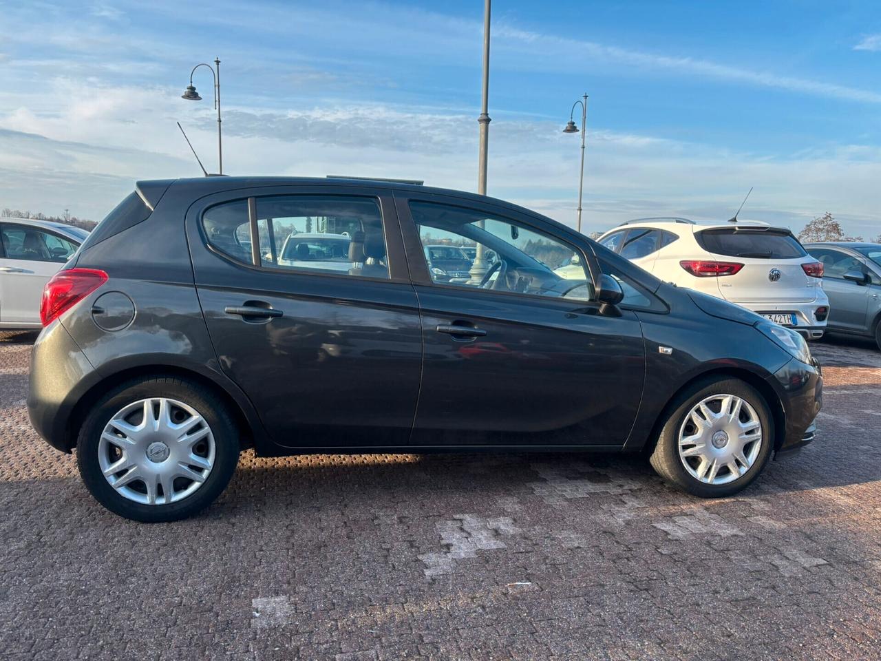 opel corsa benzina/gpl