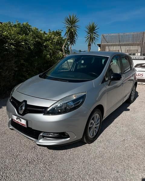 Renault Scenic Scénic XMod dCi 110 CV EDC Limited