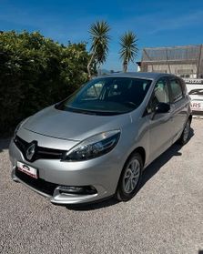 Renault Scenic Scénic XMod dCi 110 CV EDC Limited