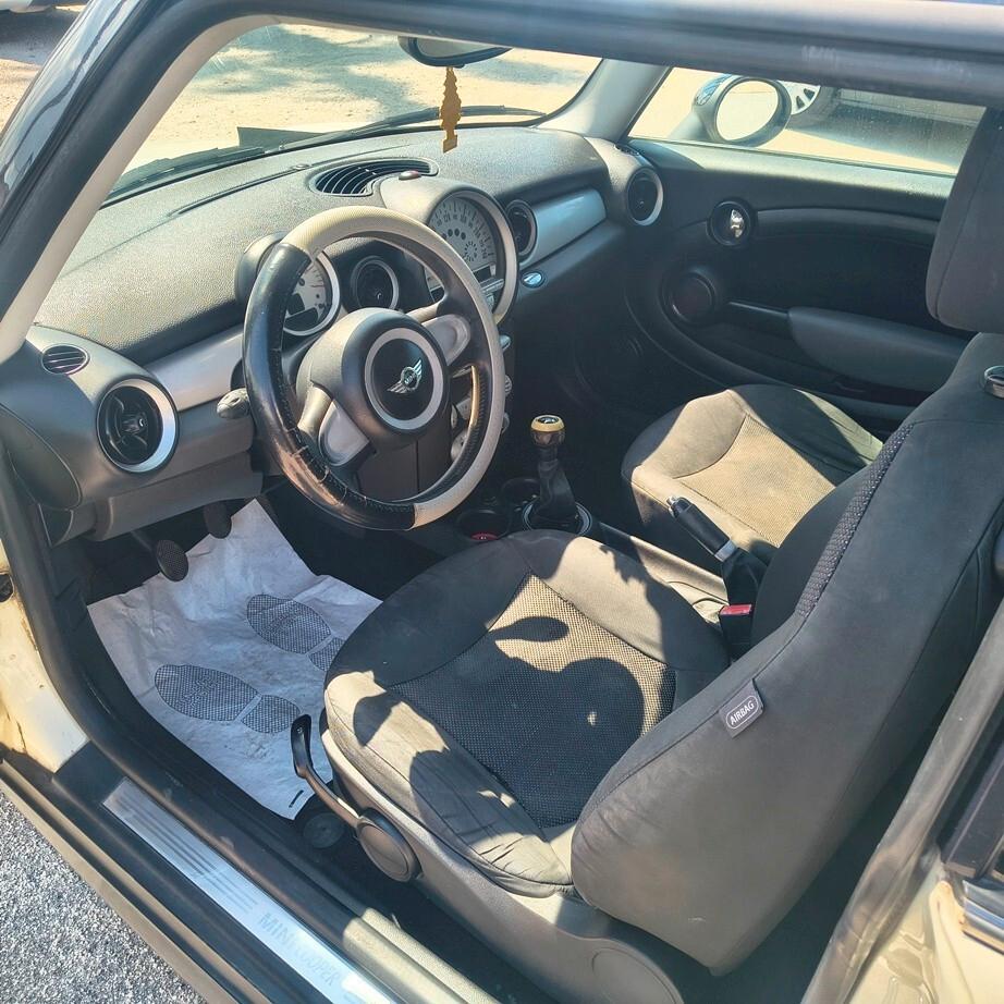 Mini 1.6 16V Cooper D