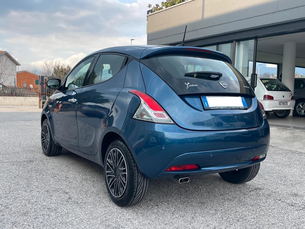 Lancia Ypsilon Hybryd 1.0 70 CV 5 porte S&S GOLD