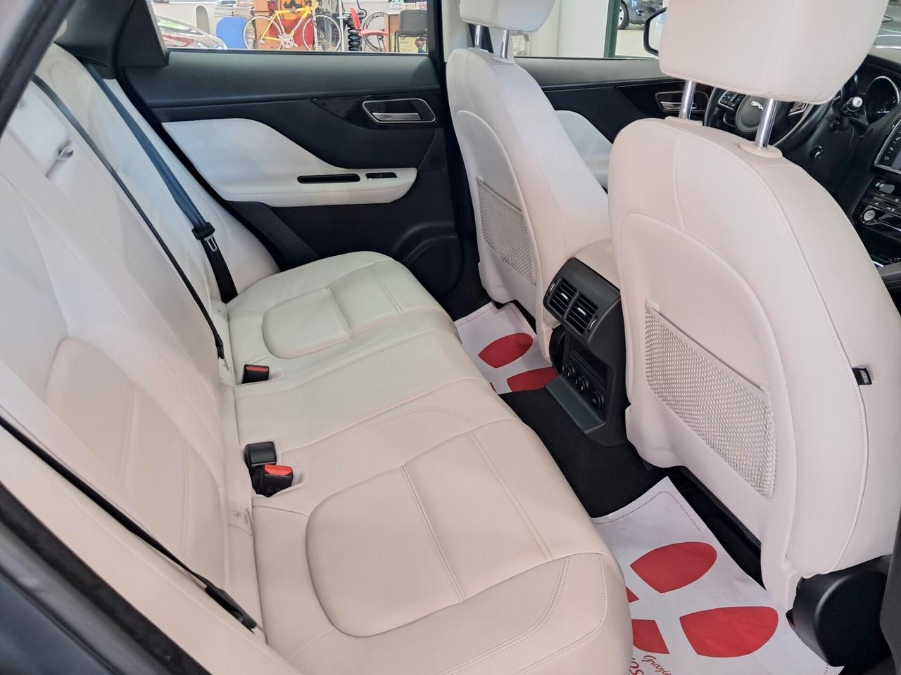 Jaguar F-Pace 2.0 D 180 CV AWD Prestige