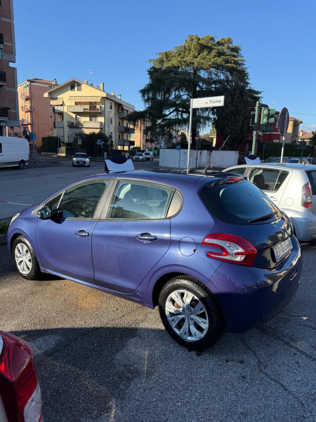 Peugeot 208 1.4 HDi 68 CV 5 porte Access