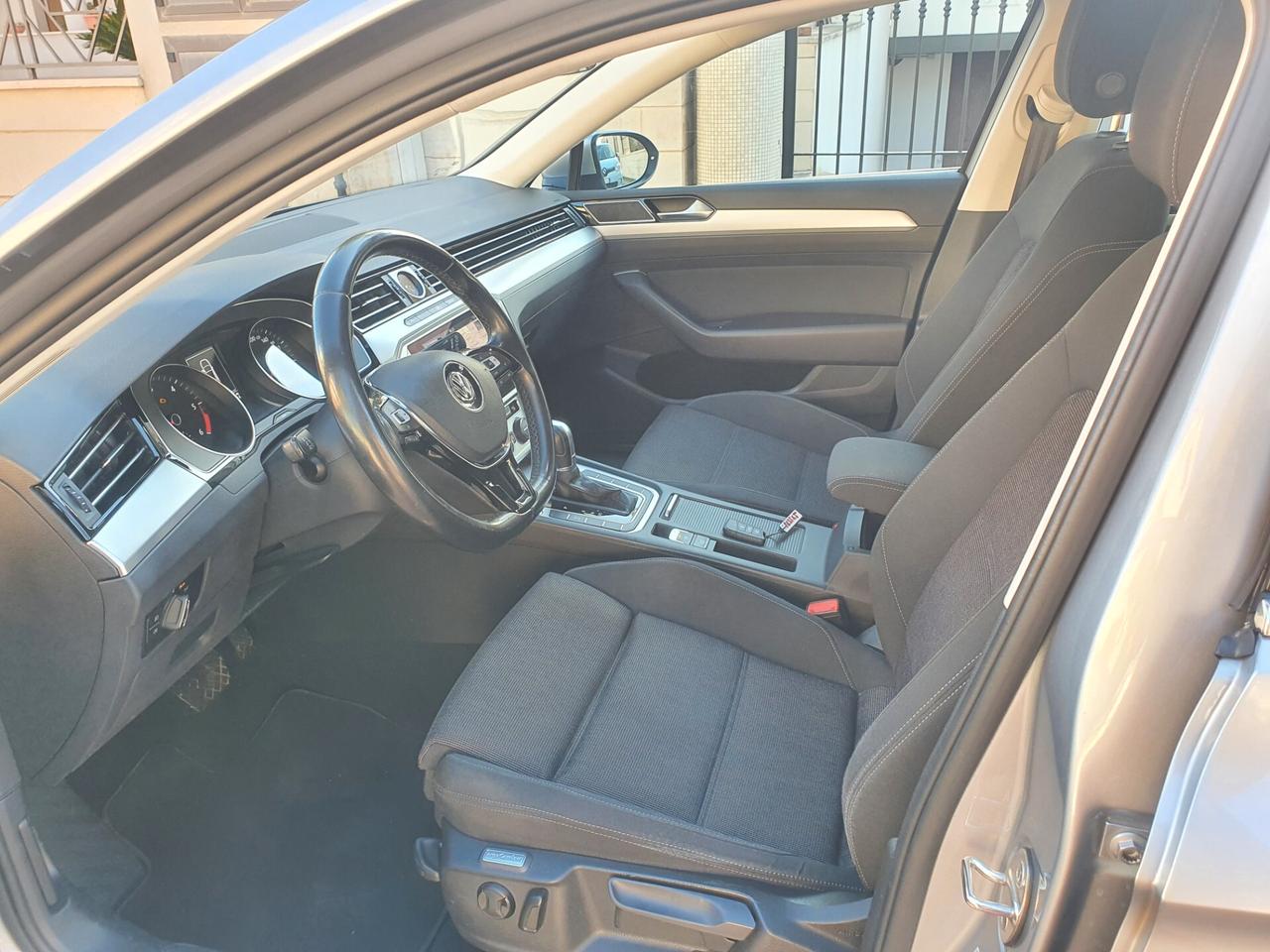 VW Passat Variant 1.6 TDI 120 CV DSG my 19