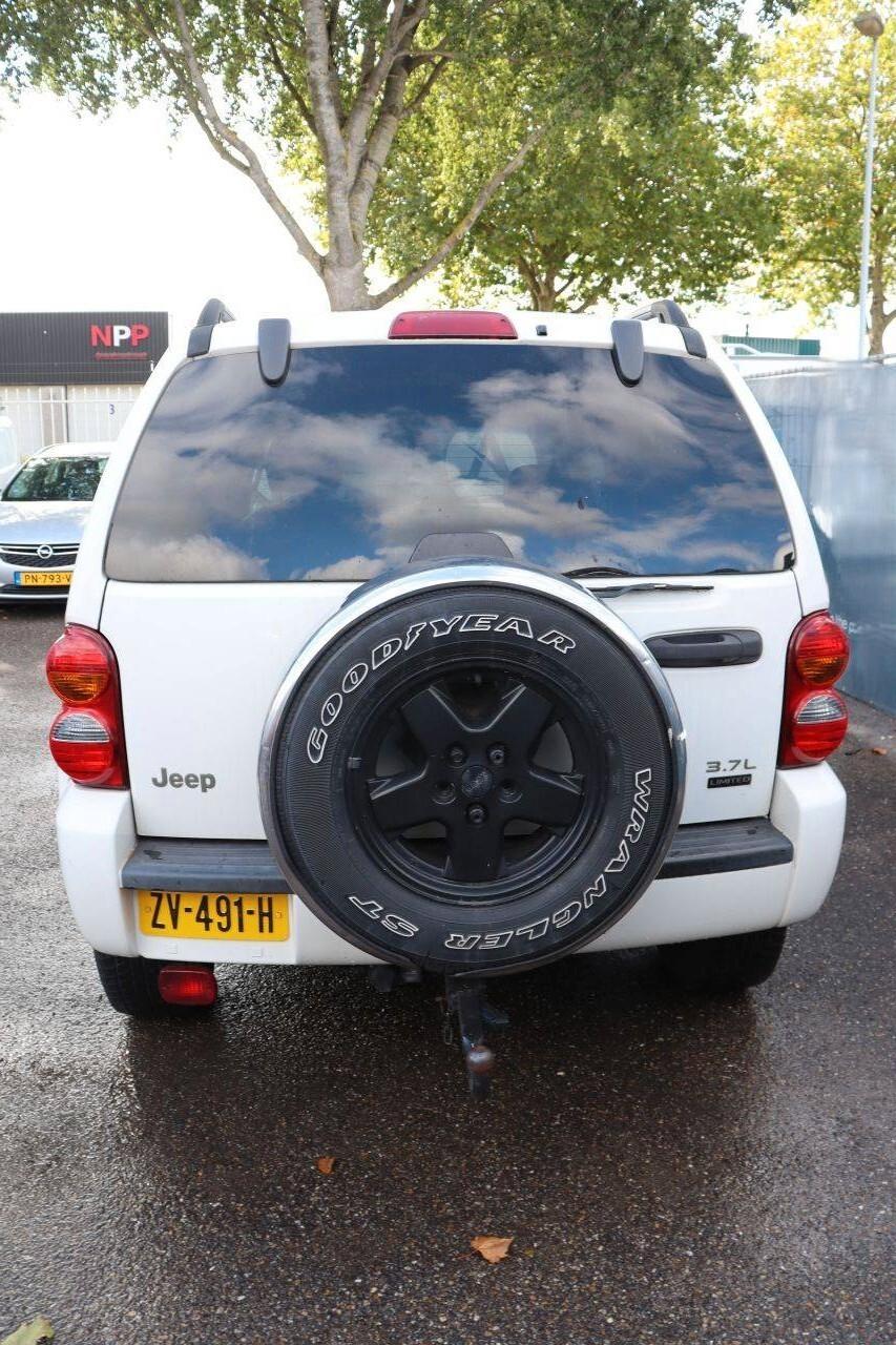 Jeep Liberty 3.7 V6 4X4 automatico 212cv