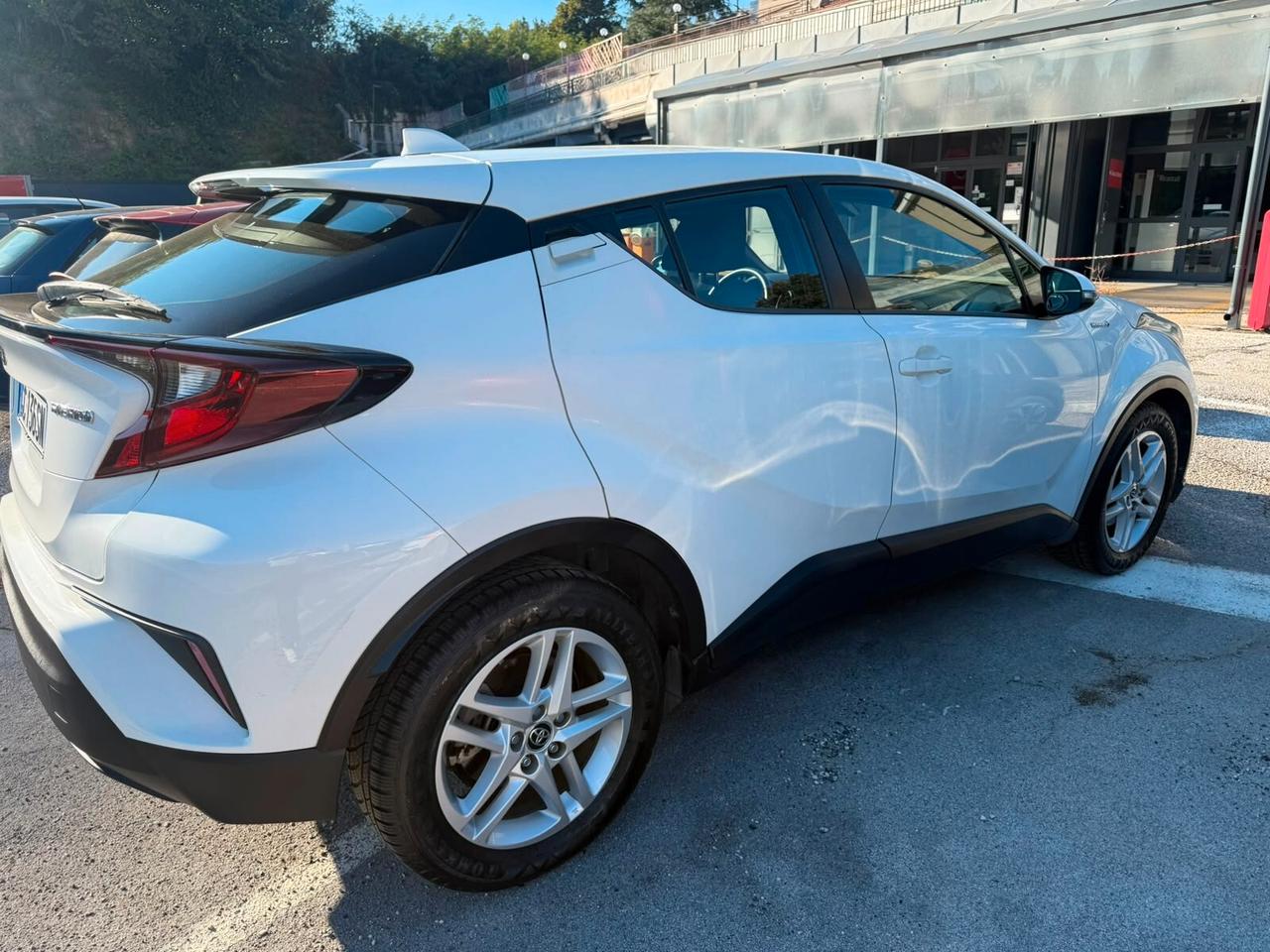 Toyota C-HR 1.8 Hybrid E-CVT Active