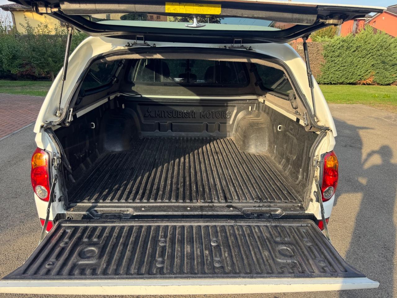 Mitsubishi L200 2.5 DI-D/178CV DC Intense Plus